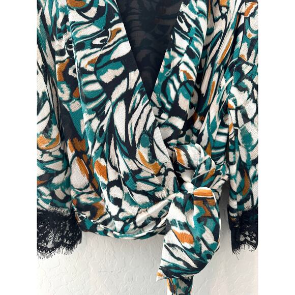 ANTHROPOLOGIE | Black Teal Boho Print Flutter Sleeve V-Neck Lace Trim Top |Small - Picture 4 of 9